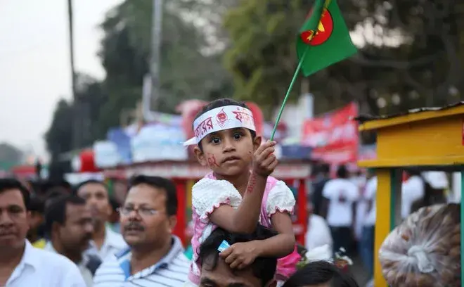 660_408_girl_with_bangla_flag.jpg
