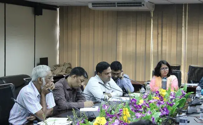 land_administration_roundtable_660_408.jpg